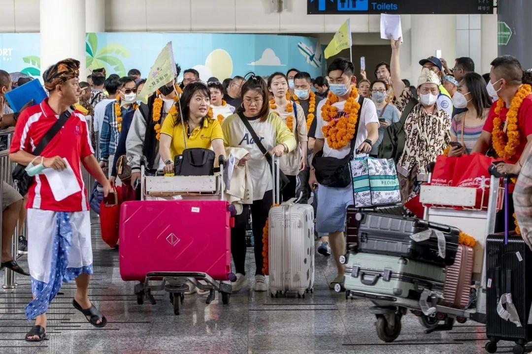 春节机票价格暴跌，降幅近七成引发航空市场寒冬疑云